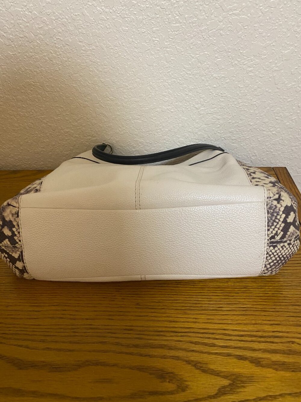 Coach Beige Leather Snake Print Trim Should Bag - Picture 7 of 7